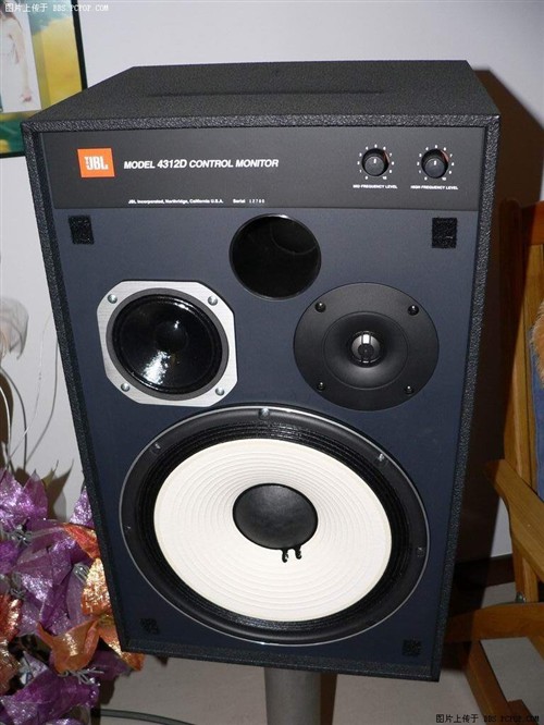 书架箱的极品!网友展示自家JBL 4312D