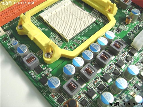 出身就为对抗790X 首款MCP72主板解析