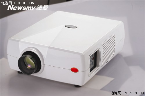 低价来袭!纽曼1999元投影亮相广交会