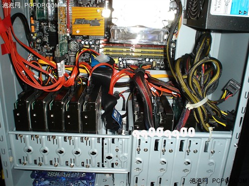 370MB/s������ȡ&nbsp;8��500G��RAID5����