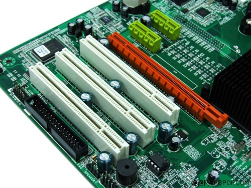 ATX大板设计! 双敏两款8200主板登场