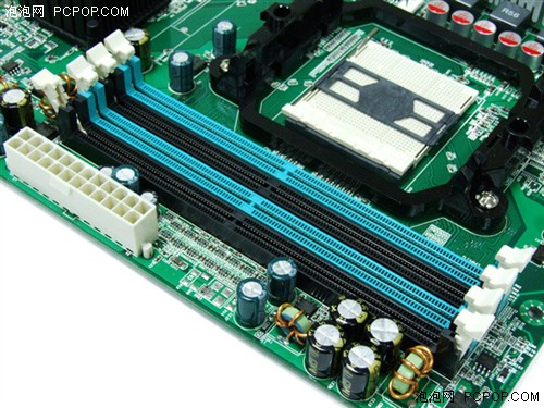 ATX大板设计! 双敏两款8200主板登场