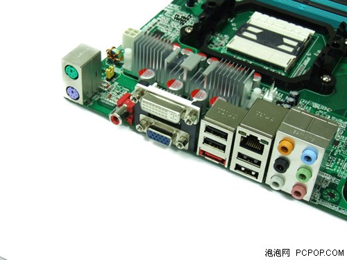 ATX大板设计! 双敏两款8200主板登场