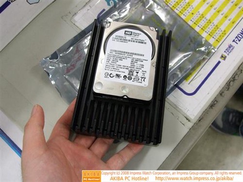 西数2.5吋300G万转硬盘以2500元上市