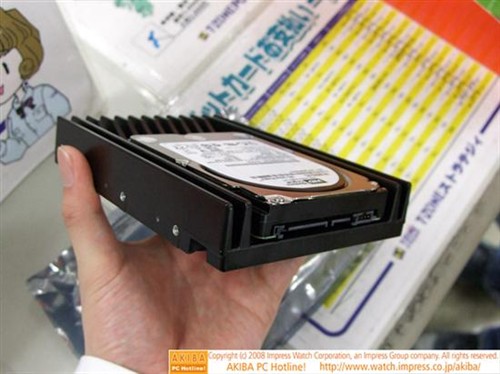西数2.5吋300G万转硬盘以2500元上市