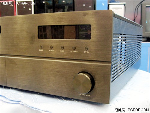 内部空间开阔!航嘉黑晶HTPC带遥控器