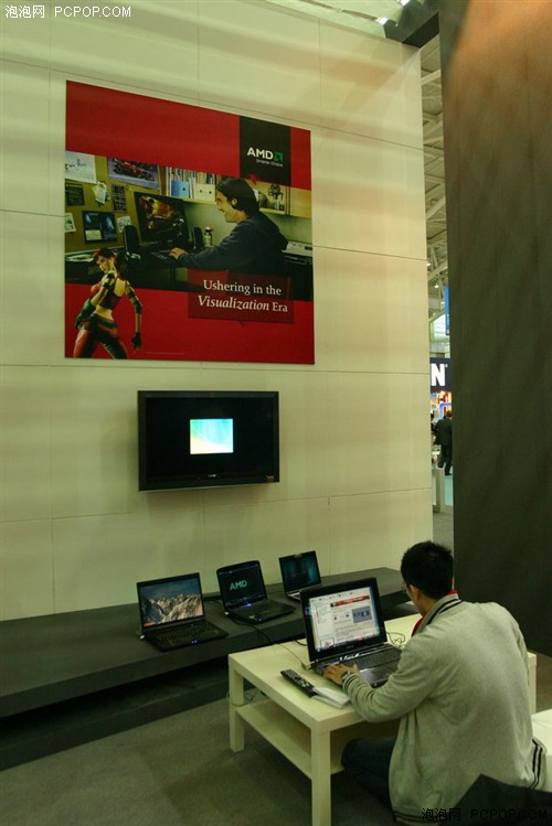 Computex08:AMDչ̨������Ů˧������
