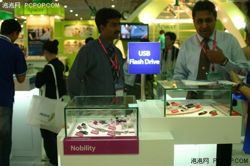 Computex08:�ڶ���Ůչʾ��������U��