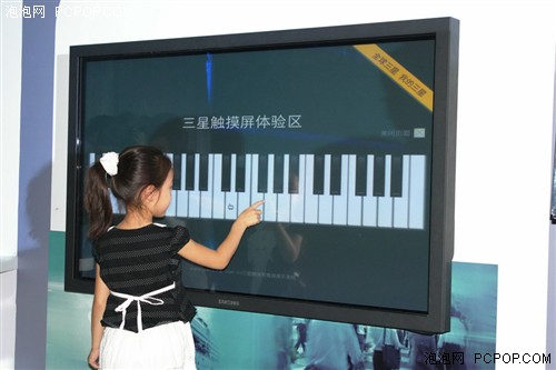 用LCD弹钢琴 三星超大尺寸液晶逐个看_三星液