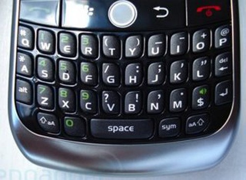 智能人气王&nbsp;EV-DO版黑莓9000真机曝光