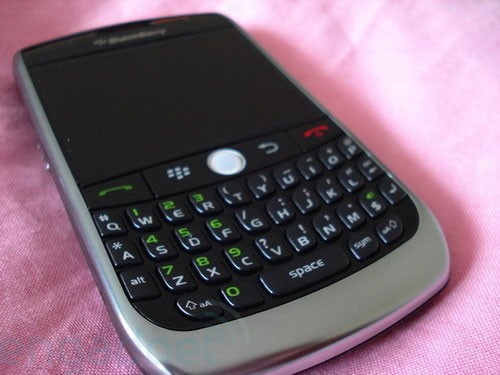 智能人气王&nbsp;EV-DO版黑莓9000真机曝光