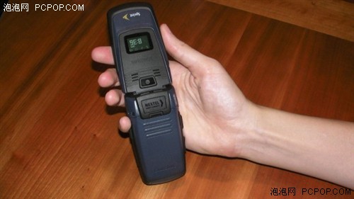 军方用机标准 三星Z400真机开箱视频