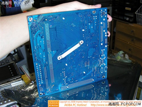 搭配Atom N230! 技嘉全整合主板上市