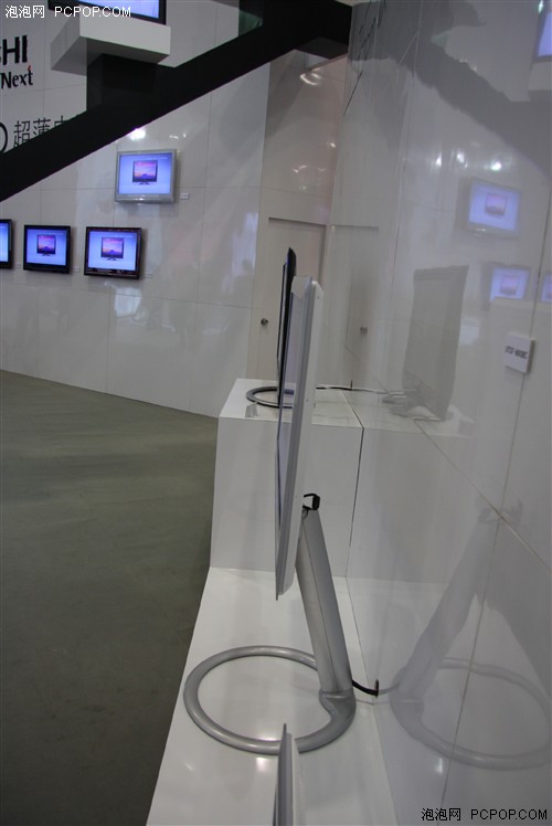 CES2008直击!日立主打3.5cm超薄液晶