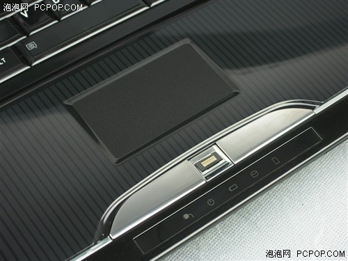 迅驰2笔记本评测:18吋东芝Qosmio G50