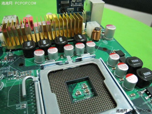 敢与P45争锋 顶星P43主板将低价上市