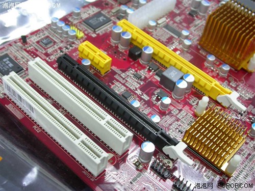 E5200绝配 399元翔升P35主板热卖