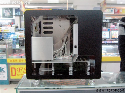 不一样的联力铝箱!冲孔式设计散热强