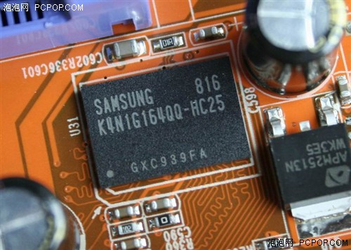不比790GX差 大板780G网友测双卡交火
