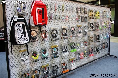 Skullcandy\/森海\/舒尔-353广场模特秀_森海塞尔