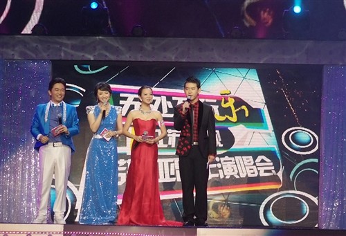 "无处不玩乐"2009-2010诺基亚跨年演唱会主持人吴宗宪,阿雅,李响,周舟