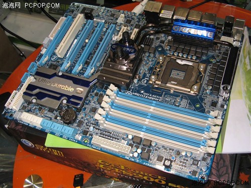 双GTX480+i7-980X!打造3屏3D游戏平台 