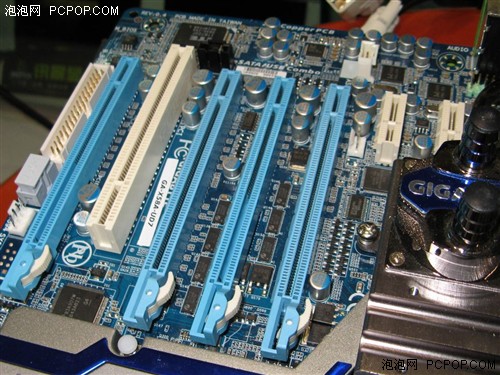 双GTX480+i7-980X!打造3屏3D游戏平台 