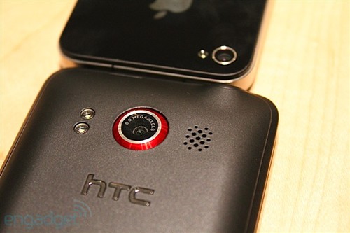 首部iPhone 4 vs HTC EVO 4G视频放出 