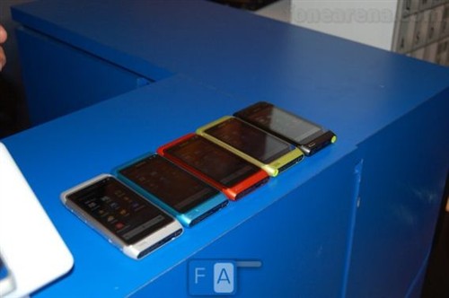 全色到位!诺基亚N8五种色彩版本展示 