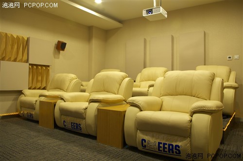 4S店也能看大片!者尼联手路虎经销商_投影机