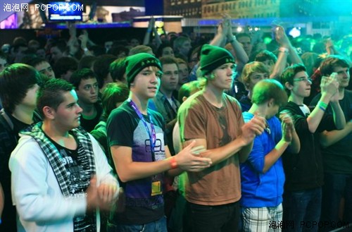 看GamesCom2010!Razer与粉丝激情互动  