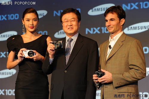 操作更智慧 三星最新款单电NX100发布 