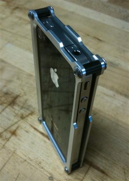 全铝材质多彩选择 iPhone4新个性外壳 