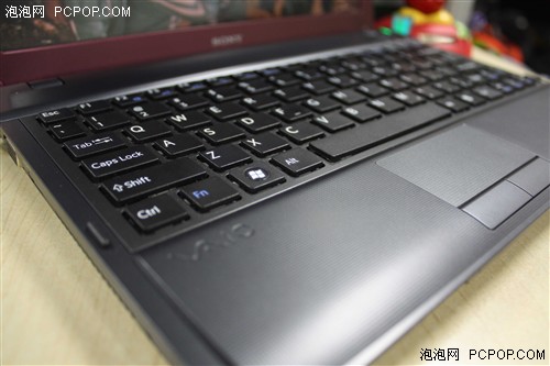 酒红魅力 试用索尼VAIO YA16 