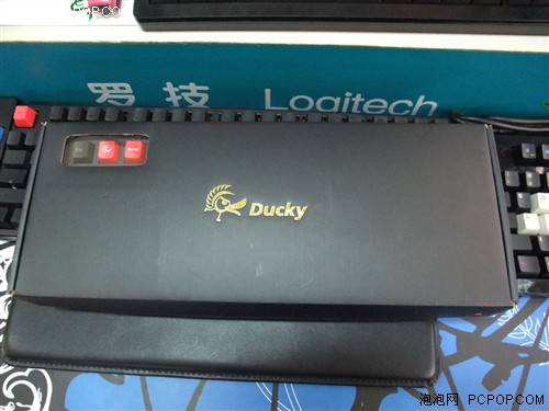 全PBT材质！Ducky暗金104键键帽到货 