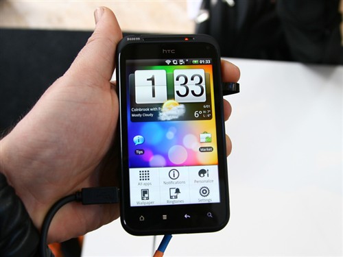 MWC2011:HTC Incredible S现场手动玩 