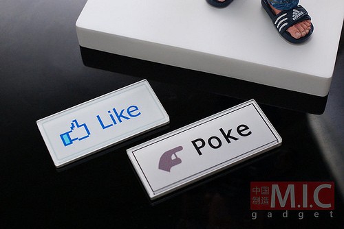 律师该行动了！Facebook CEO手办上市 