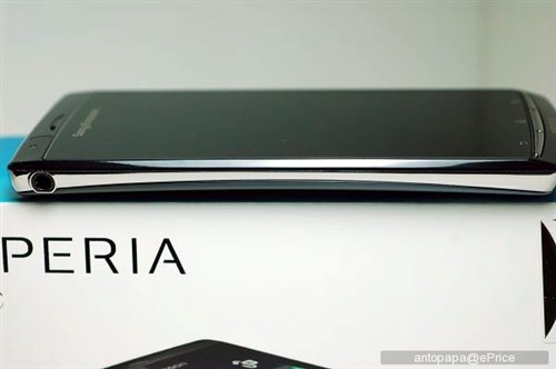 不输X10!索爱Xperia Arc真机开箱图赏 