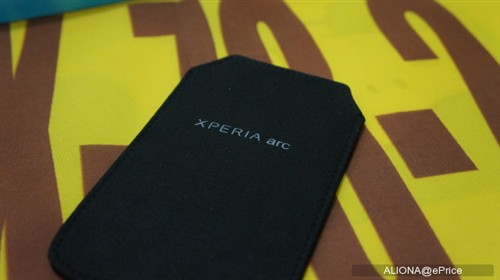 不输X10!索爱Xperia Arc真机开箱图赏 