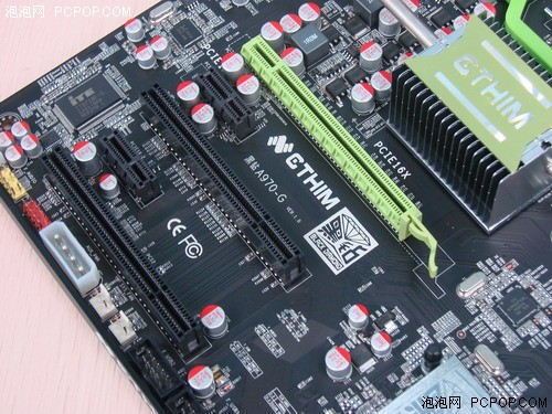 全球独家首爆! AMD970芯片组主板出世 