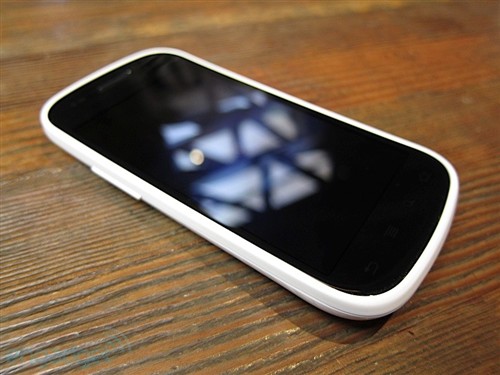白色版三星Nexus S开箱图 
