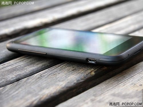 HTC S710D再降 3800带票送3990元话费 