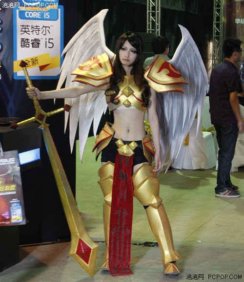 华硕主板助力英雄联盟 cosplay美女秀 