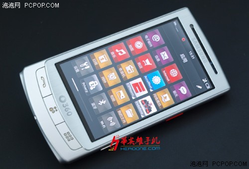 16G硬盘3.5寸A屏 三星i8320促销价999