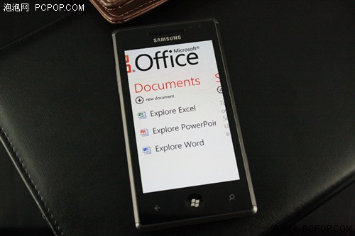 流畅/简洁WP7系统出色 三星i8700试玩 