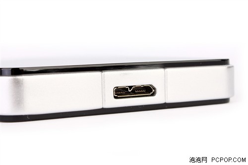 7200转USB 3.0!日立500G移动硬盘评测 