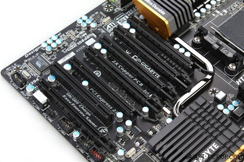 决战990FX 四路GTX580对决四路HD6970 