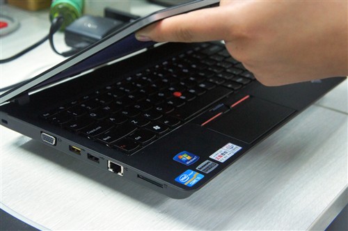 MBP压力大!SNB独显ThinkPad E320评测 