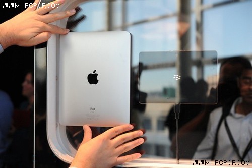 乔布斯辞职当日仍工作 3G版iPad2上市 