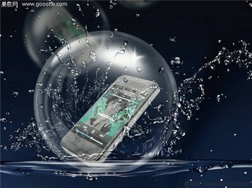 轻薄紧身衣！AQUA防水iPhone4保护套